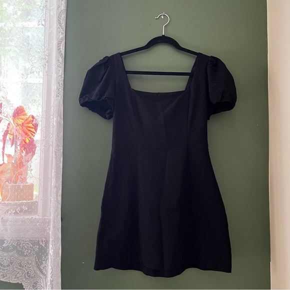 Zara Dresses & Skirts - Zara Linen Black Puff Sleeve Backless Dress size Large